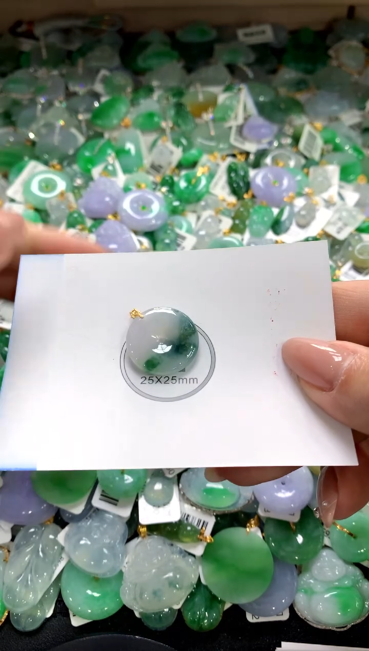 颈饰未镶嵌翡翠1