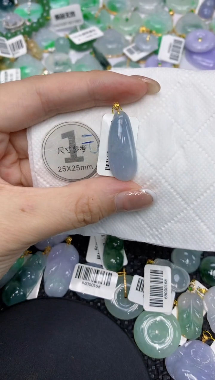 颈饰18K金镶嵌翡翠111111