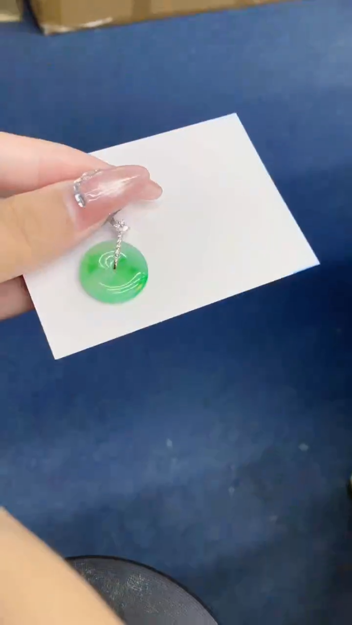 翡翠18K金镶嵌吊坠(不含链)1