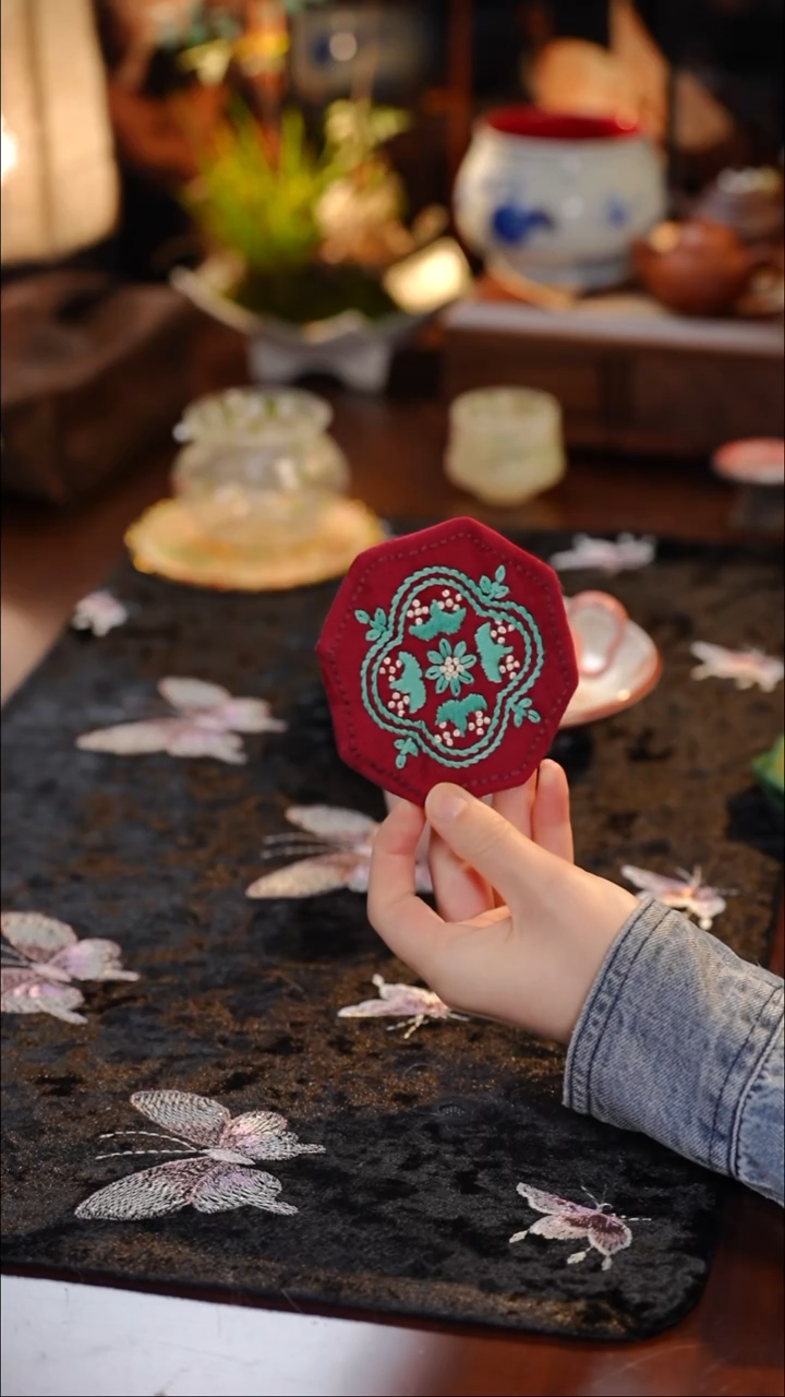 纯手工刺绣杯垫三四天发货··