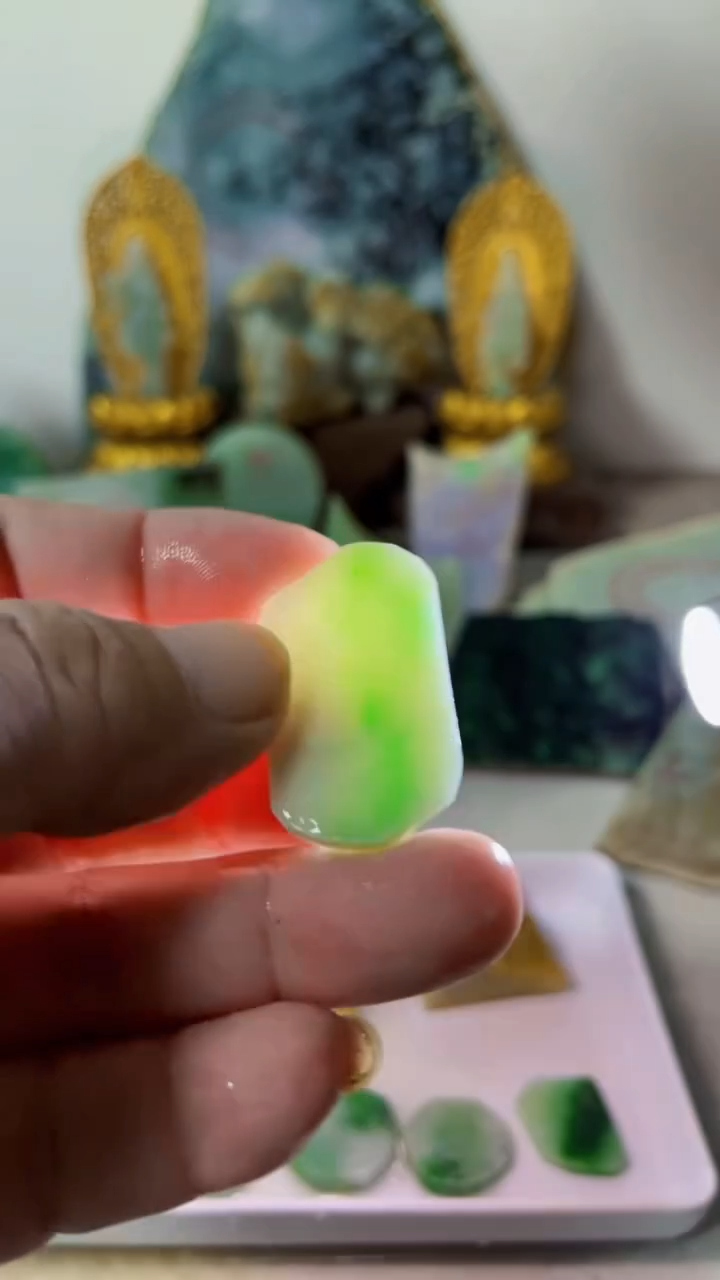 【闪购商品】翡翠吊坠(不含链)未镶嵌A423