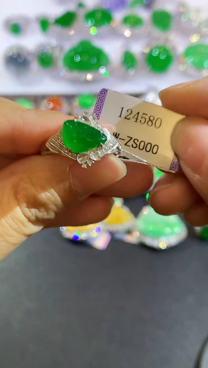 翡翠戒指18K金镶嵌XY124580多样性发其一