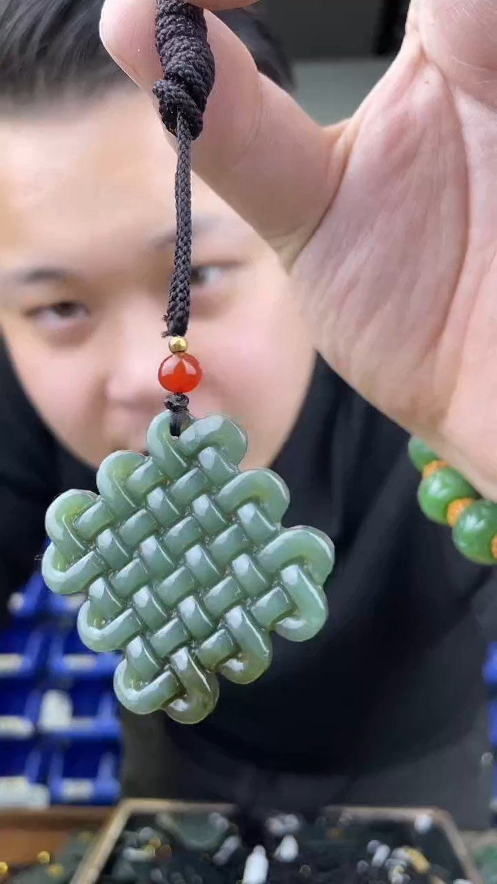 颈饰未镶嵌和田玉1拍一发一，多样性发货！