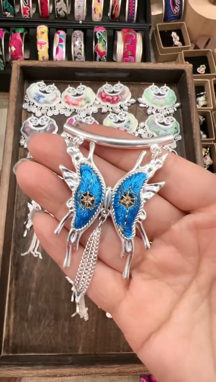 【闪购商品】织绣民族风老绣饰品060