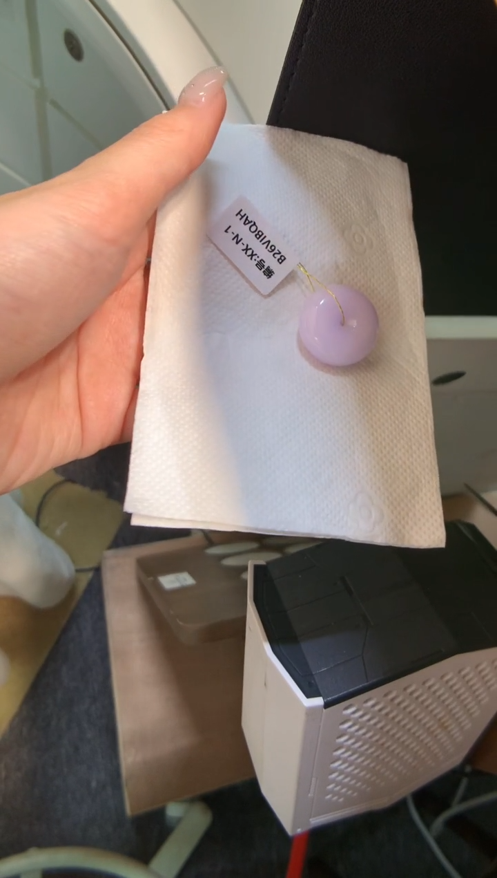 颈饰未镶嵌翡翠平安扣