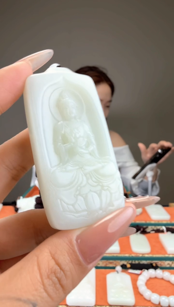 和田玉未镶嵌颈饰1