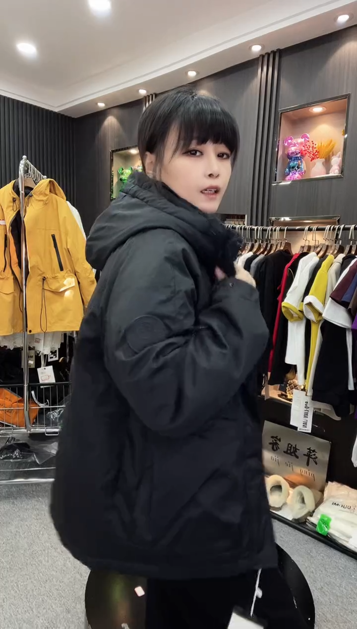 806黑金棉外套--黑色