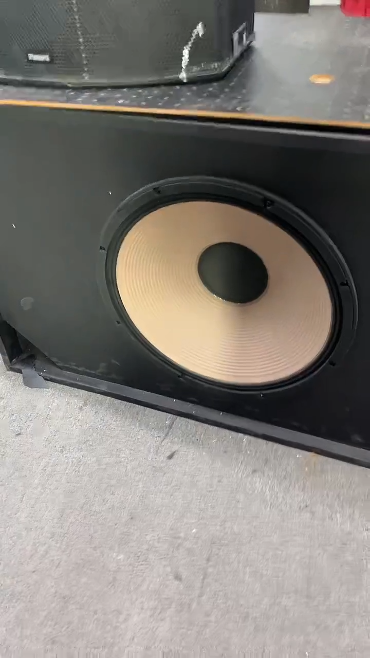 8新不包邮   单只18寸低音炮  音响配件处理  运费到付