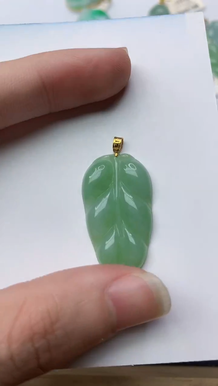 【闪购商品】翡翠颈饰18K金镶嵌51.........