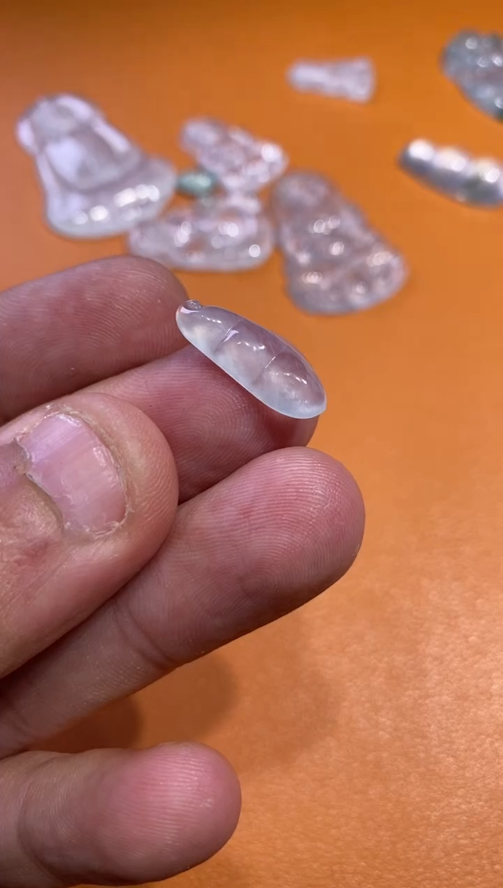 【闪购商品】翡翠颈饰未镶嵌豆子158