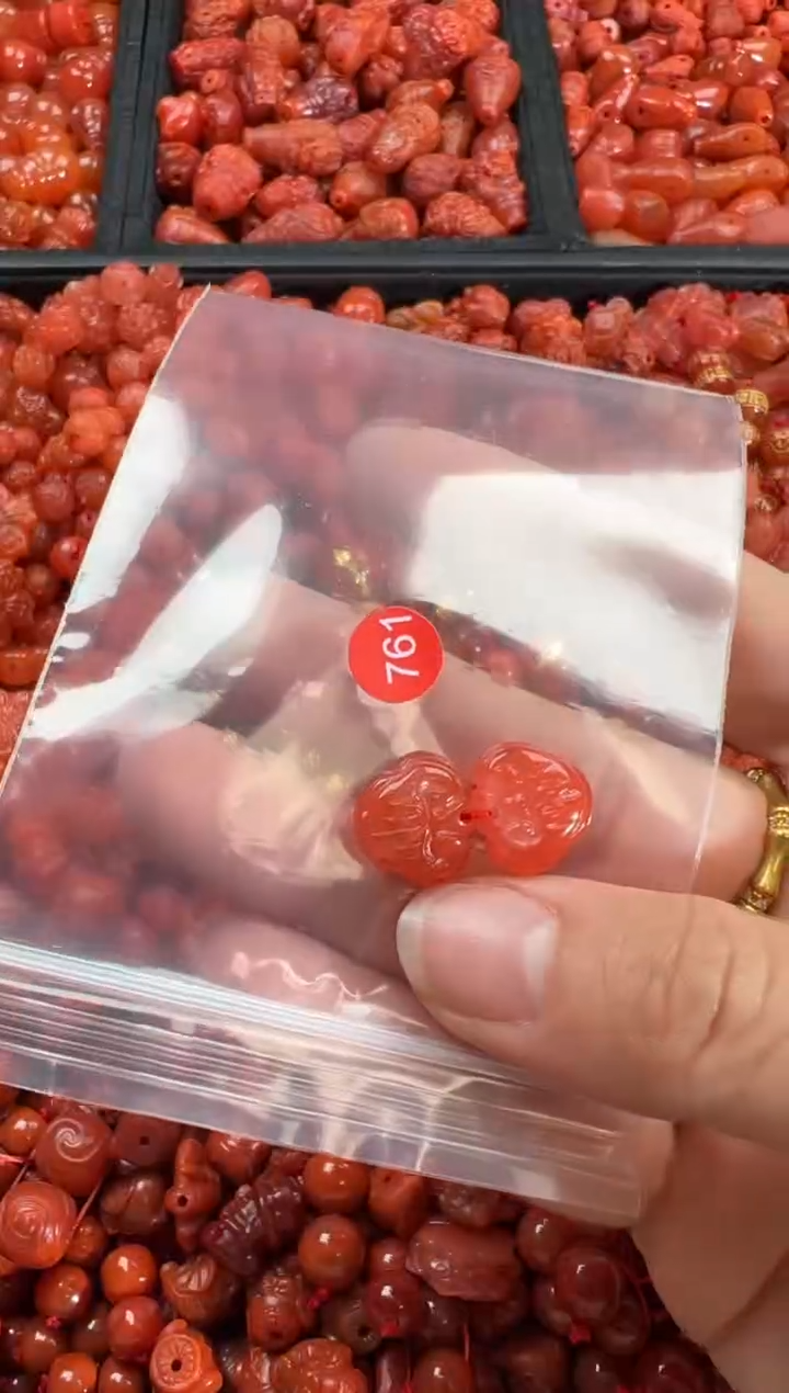 【闪购商品】南红玛瑙颈饰未镶嵌1