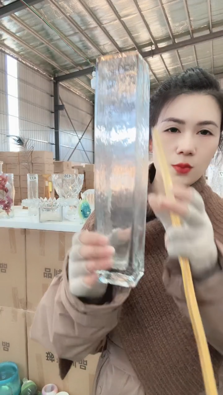 089直播玻璃花瓶