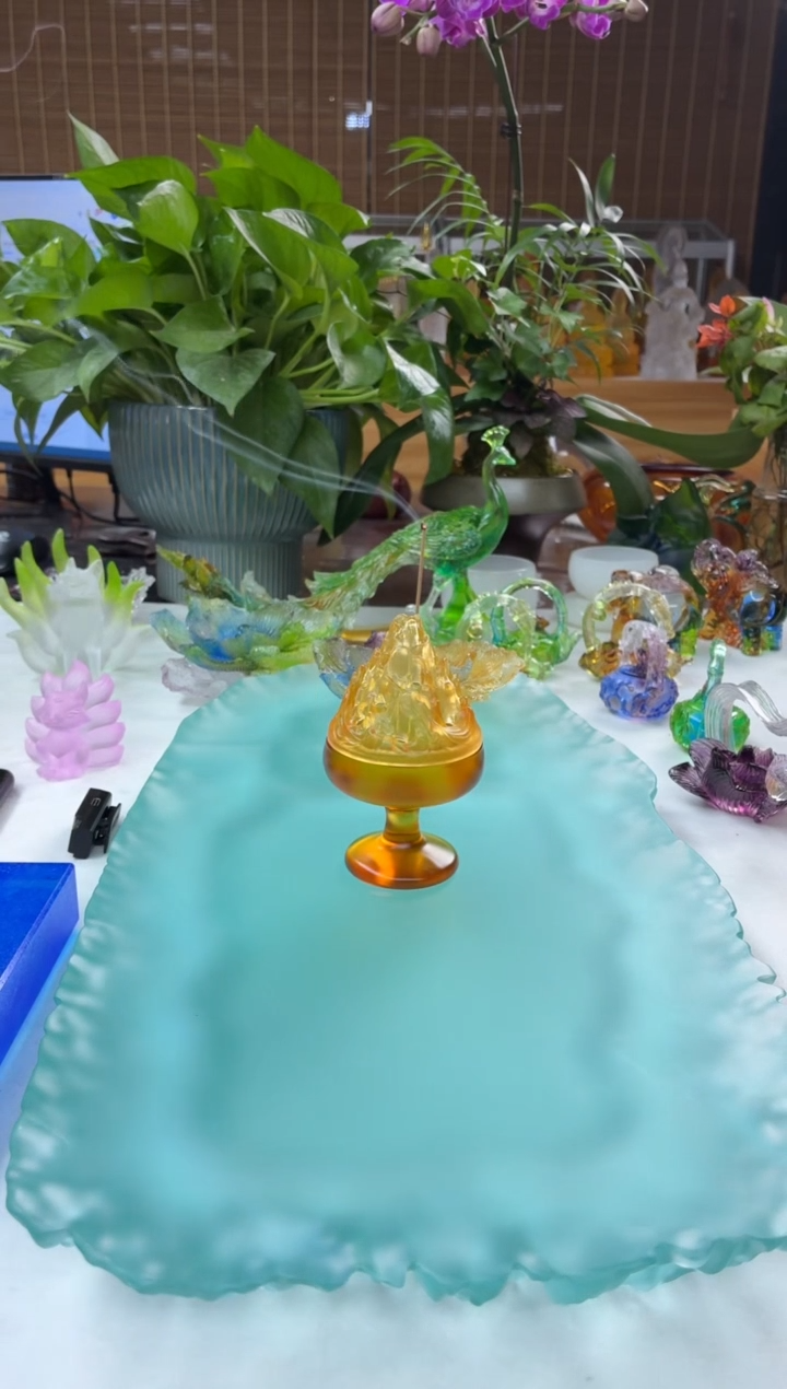 手工艺品琉璃琥珀色博山香炉10*6*4公分