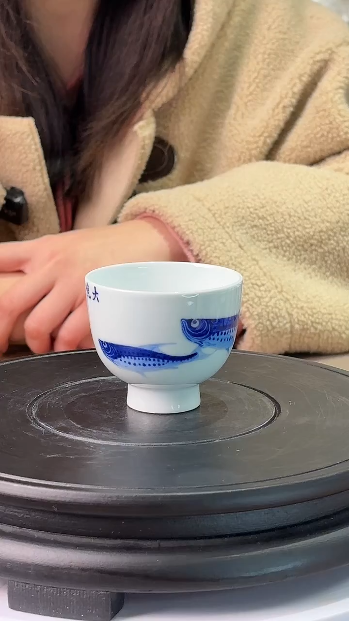 杯子陶瓷何建华青花《鱼》陶瓷单杯