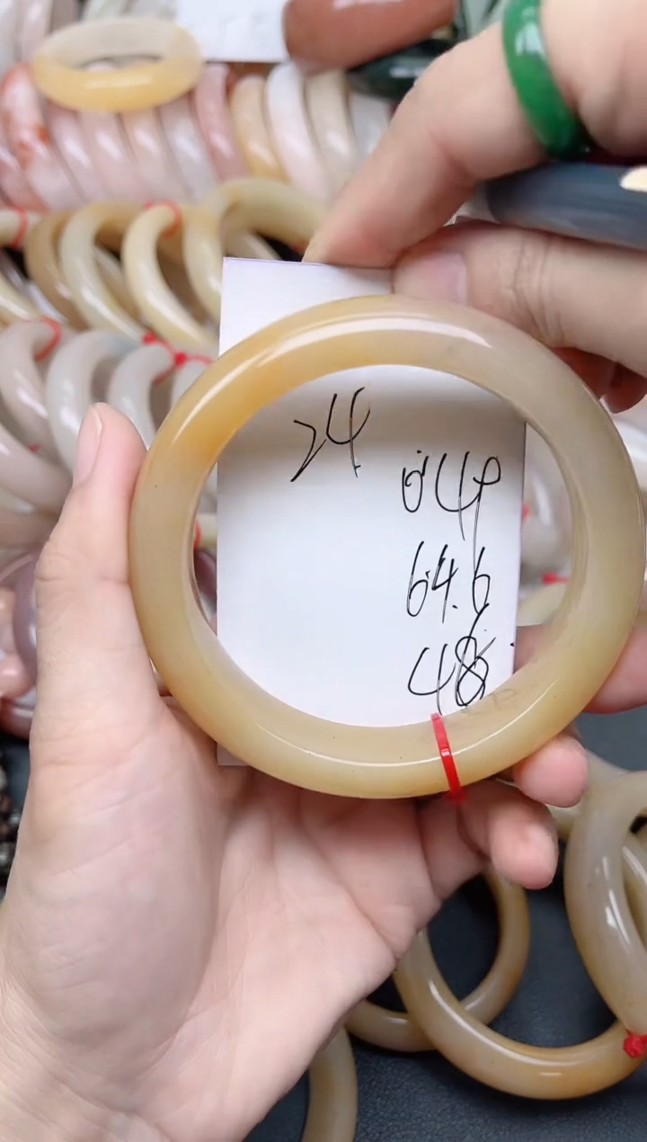 未镶嵌手镯石英质玉049