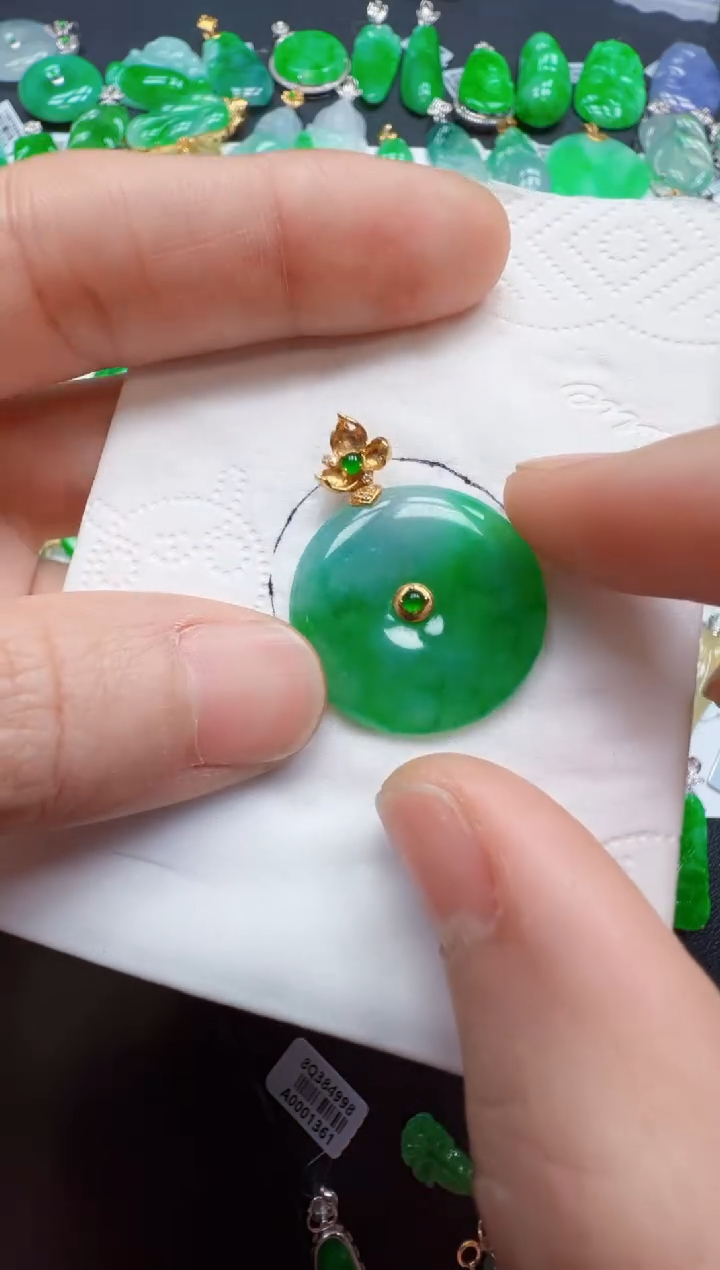 【闪购商品】翡翠吊坠(不含链)18K金镶嵌8800