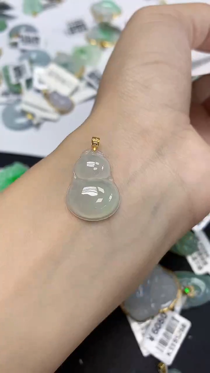 翡翠18K金镶嵌颈饰天然缅甸翡翠A货