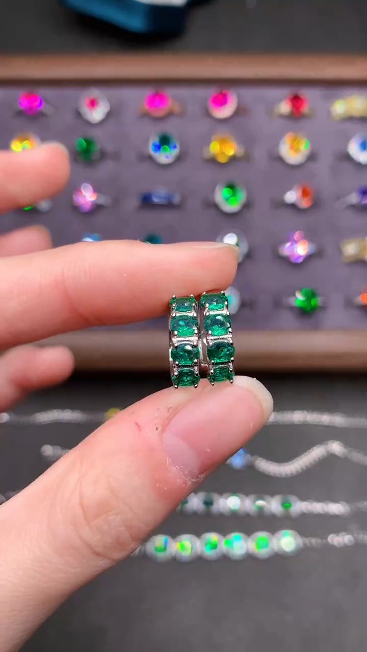 【闪购商品】祖母绿耳饰银S925镶嵌....