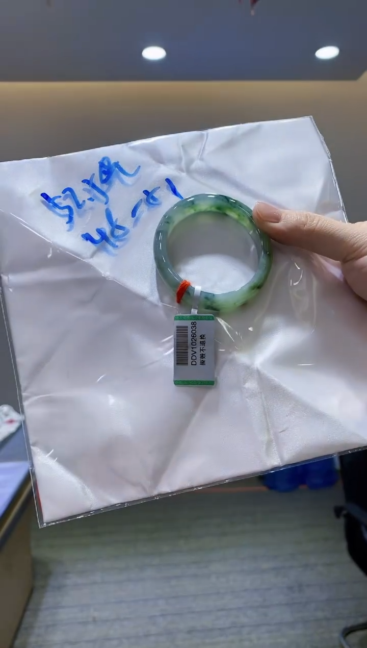 【闪购商品】翡翠手镯未镶嵌              