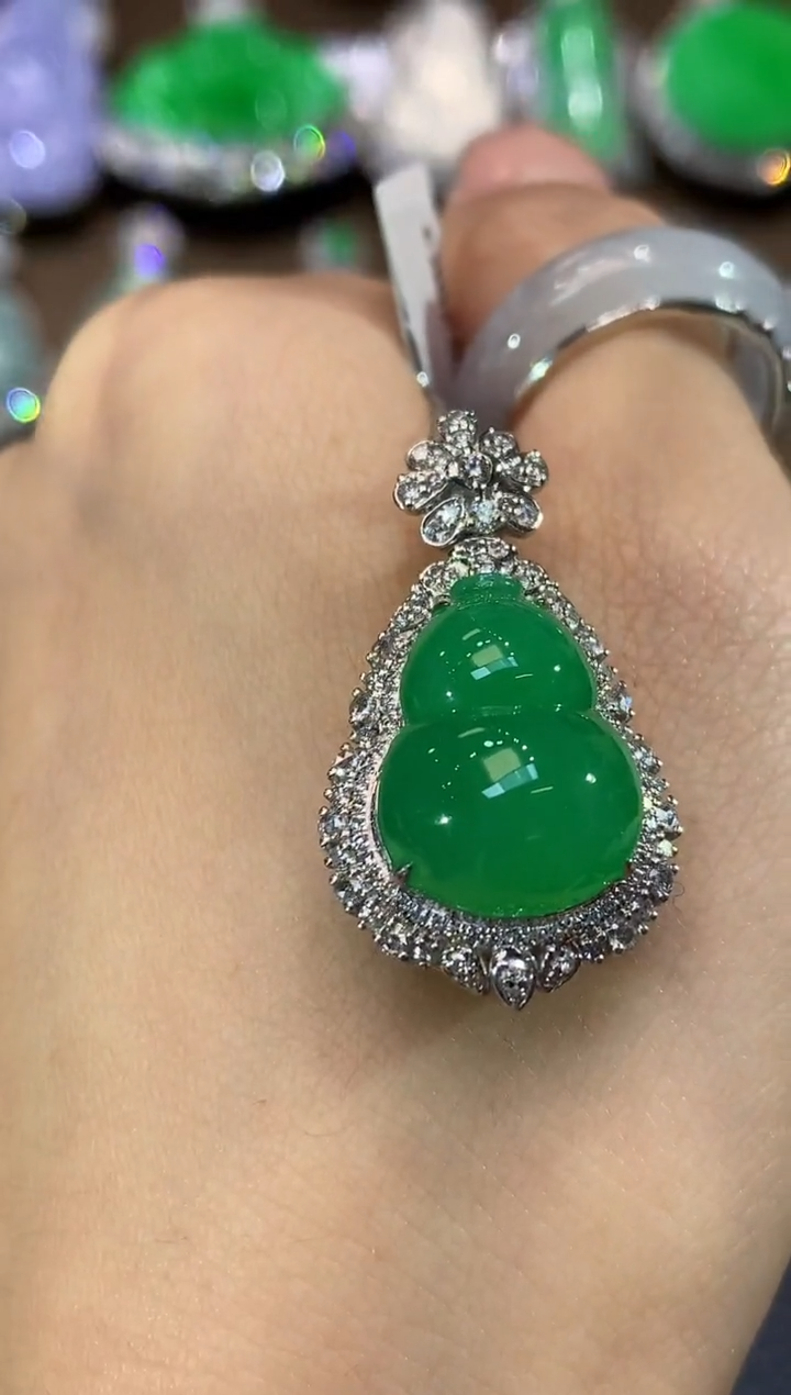 吊坠(不含链)18K金镶嵌翡翠C26