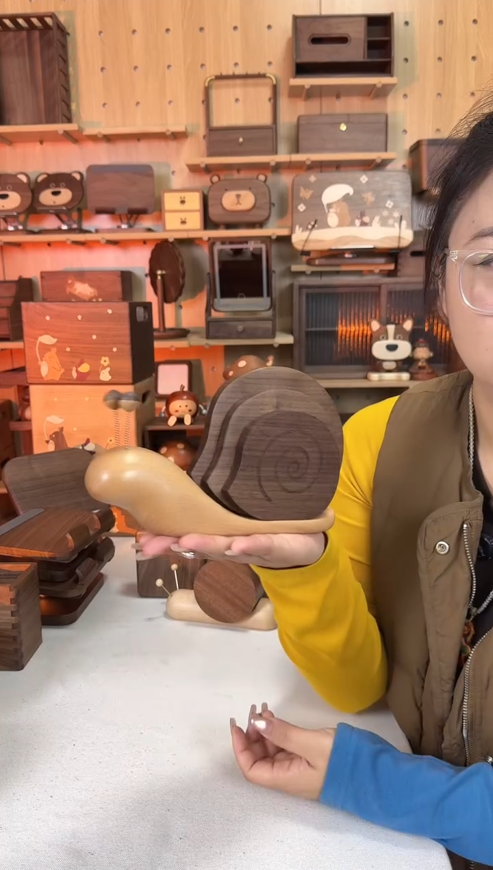 木北美黑胡桃实木蜗牛大号杯垫