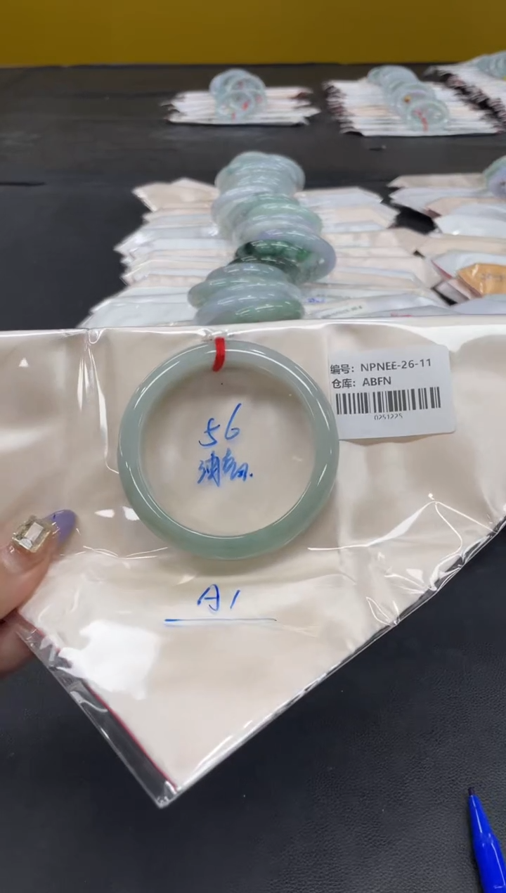 未镶嵌手镯翡翠翡翠手镯