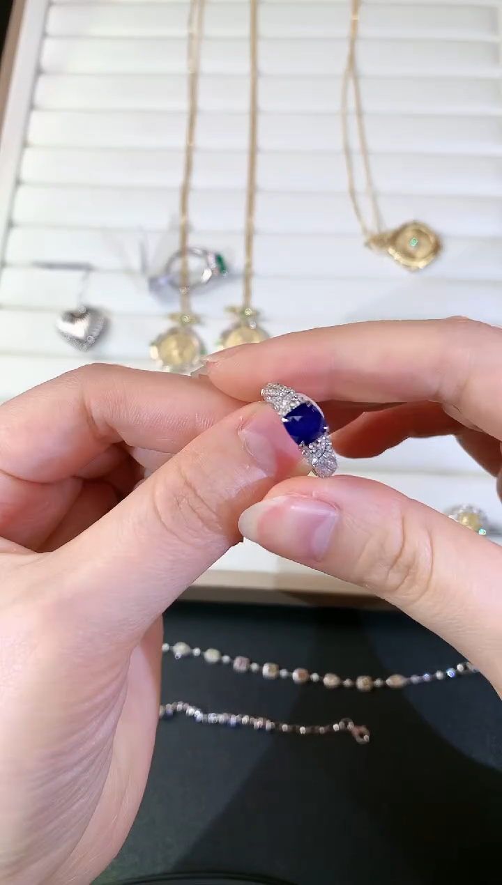 【闪购商品】蓝宝石戒指18K金镶嵌S172|9800