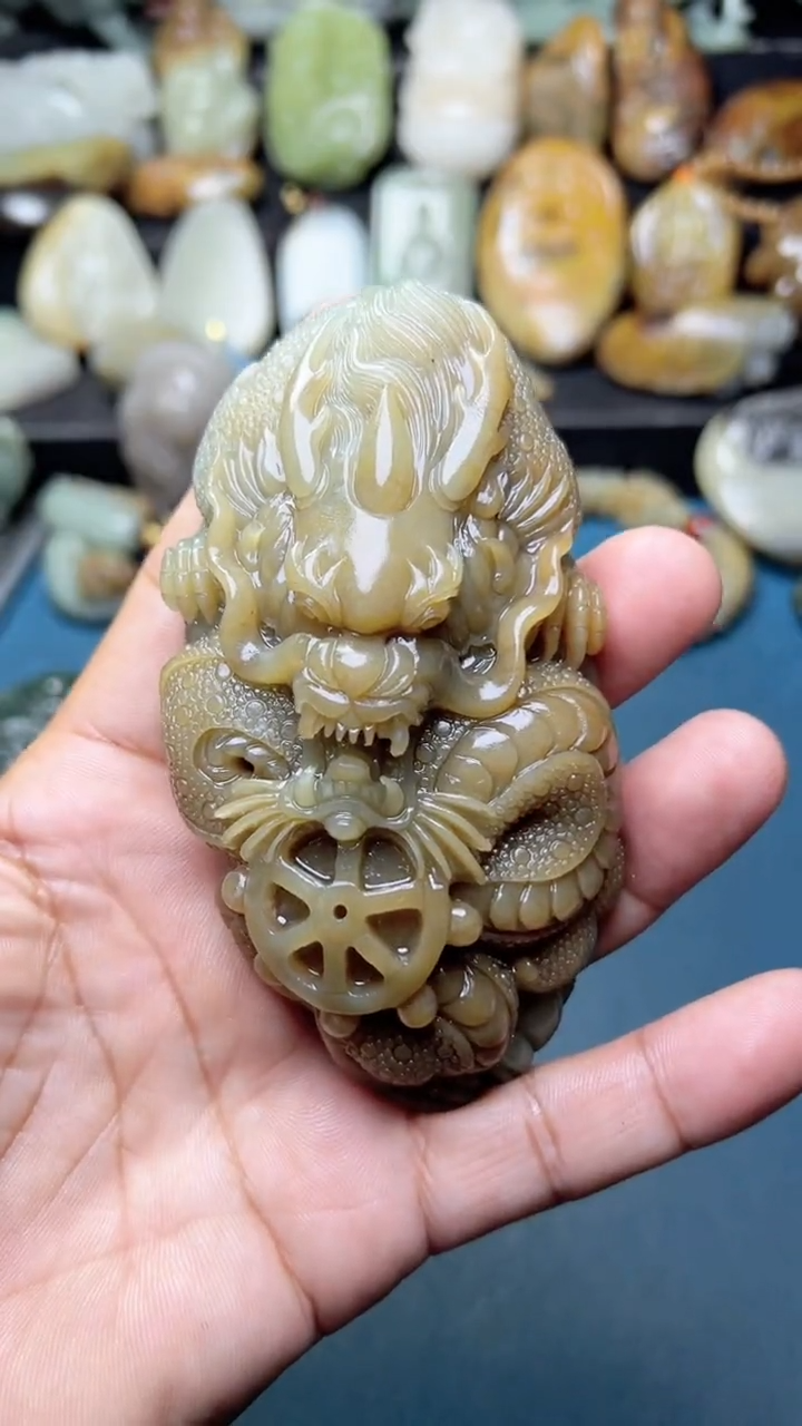 未镶嵌和田玉把件-