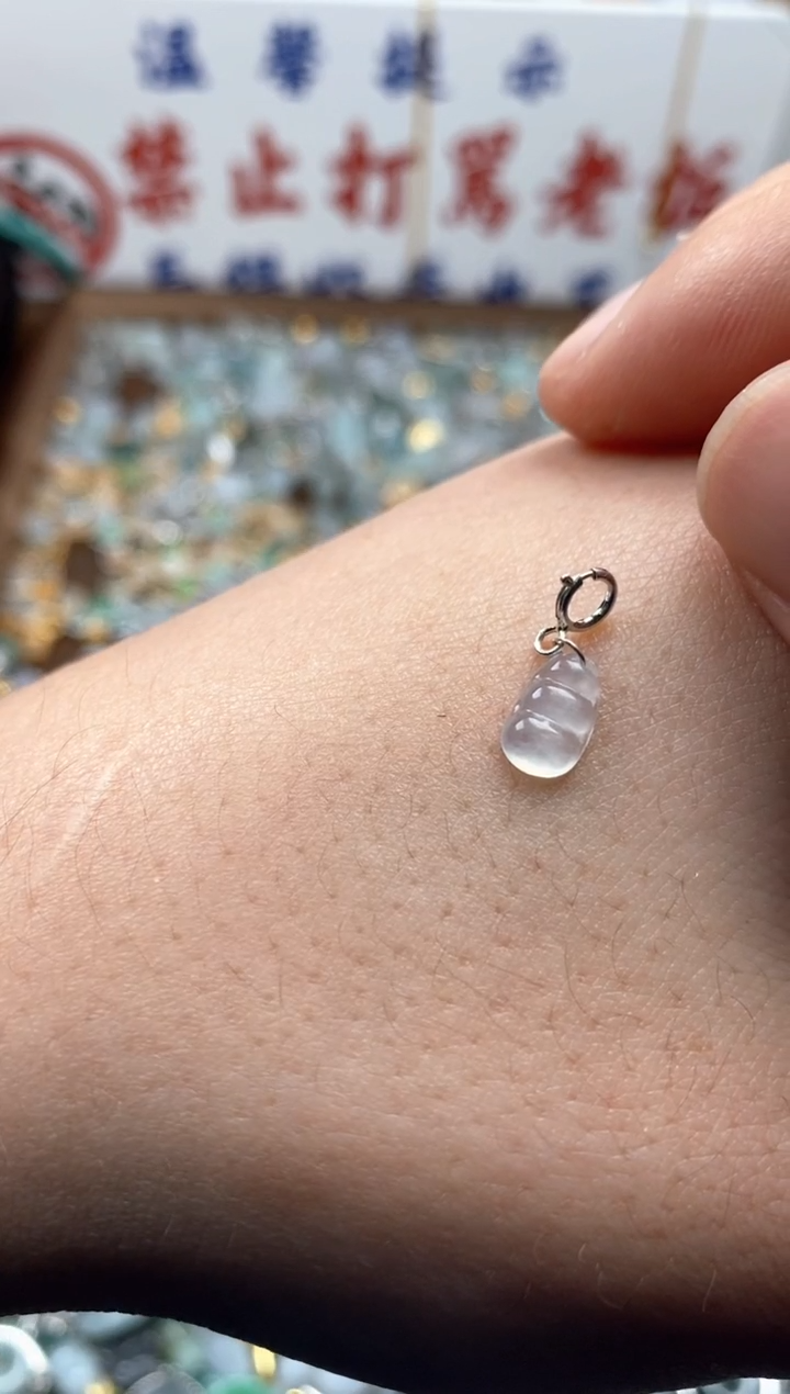 【闪购商品】翡翠颈饰未镶嵌哥哥