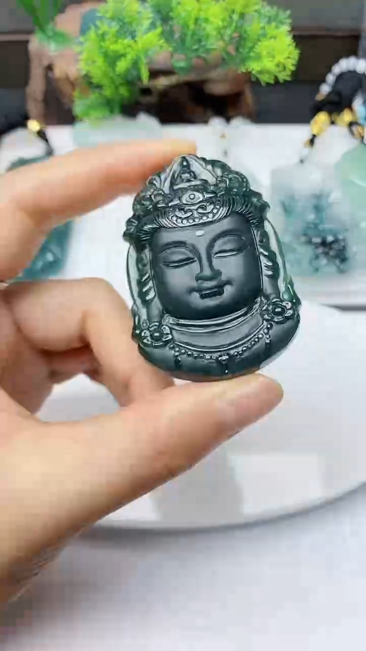 【闪购商品】翡翠颈饰未镶嵌        