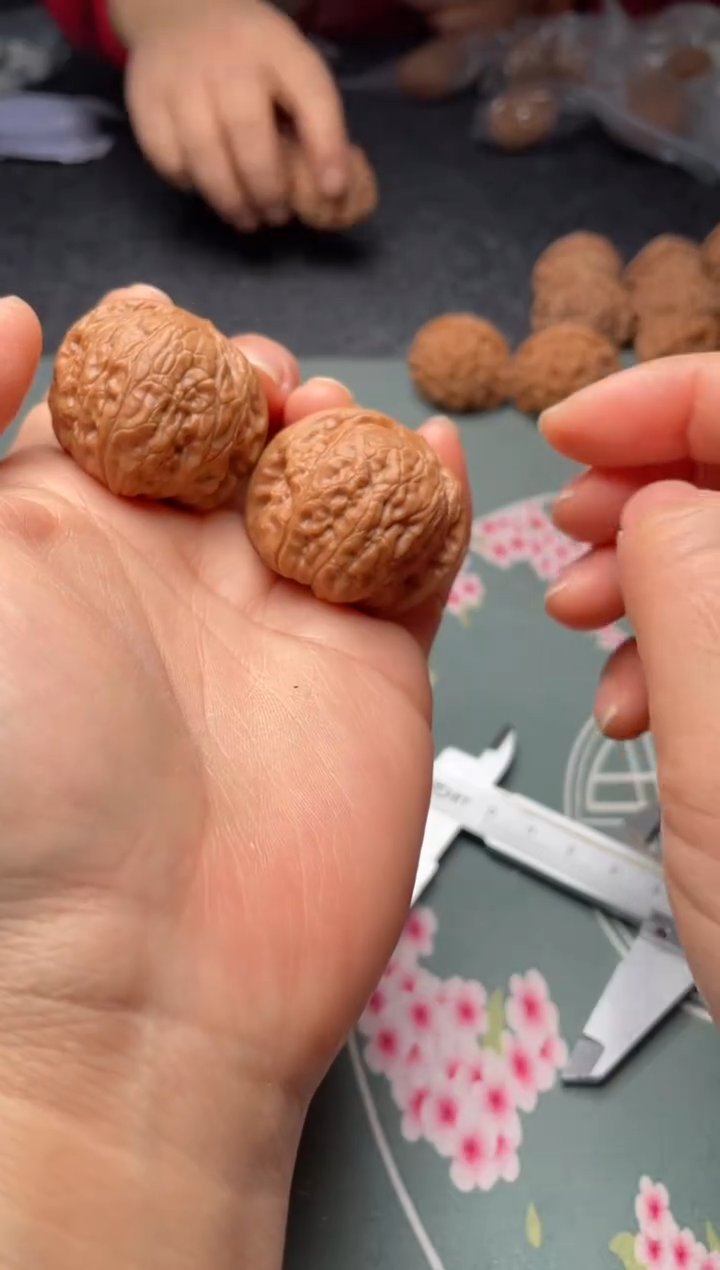 把件文玩核桃w218  乾隆磨 34尺