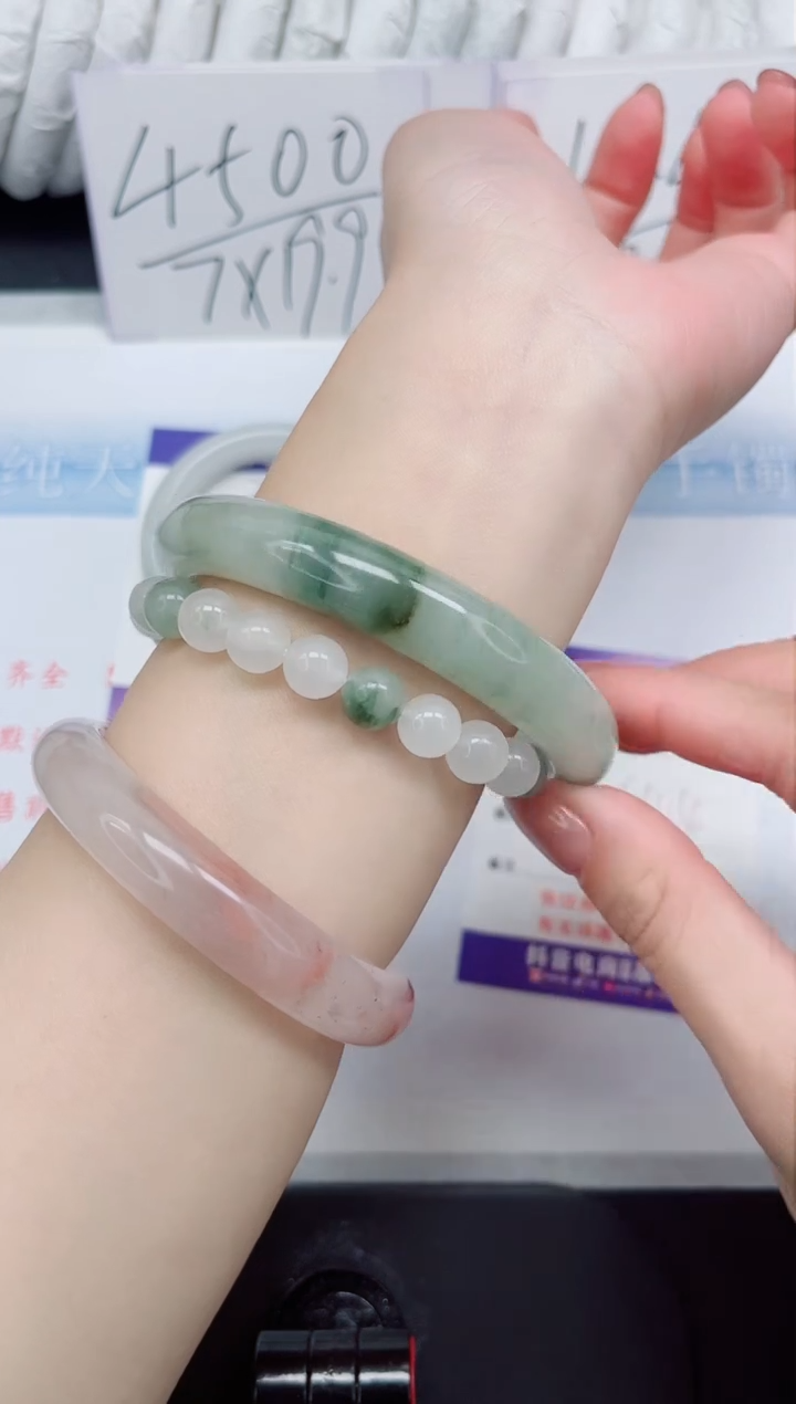 【闪购商品】石英质玉手镯未镶嵌32#64.4