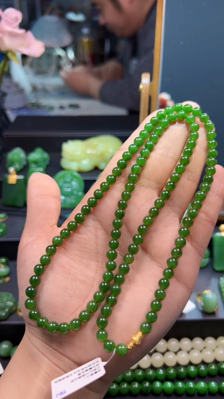 和田玉（碧玉）未镶嵌颈饰1