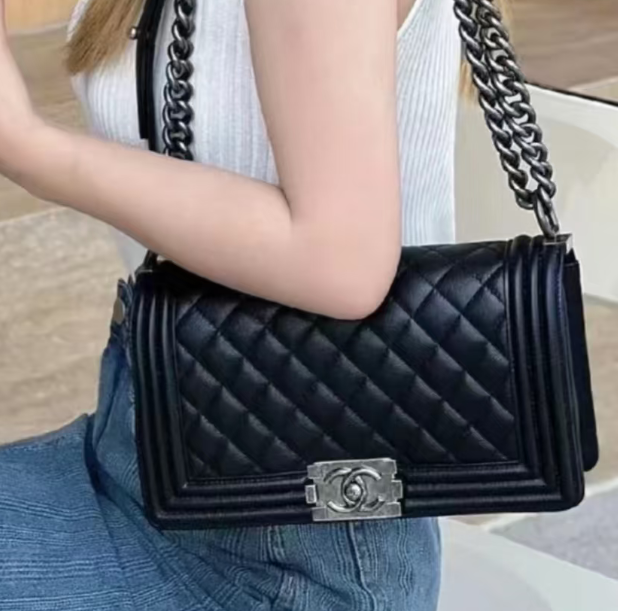 95新 Chanel/香奈儿 Chanel/香奈儿 黑银中号leboy斜挎包
