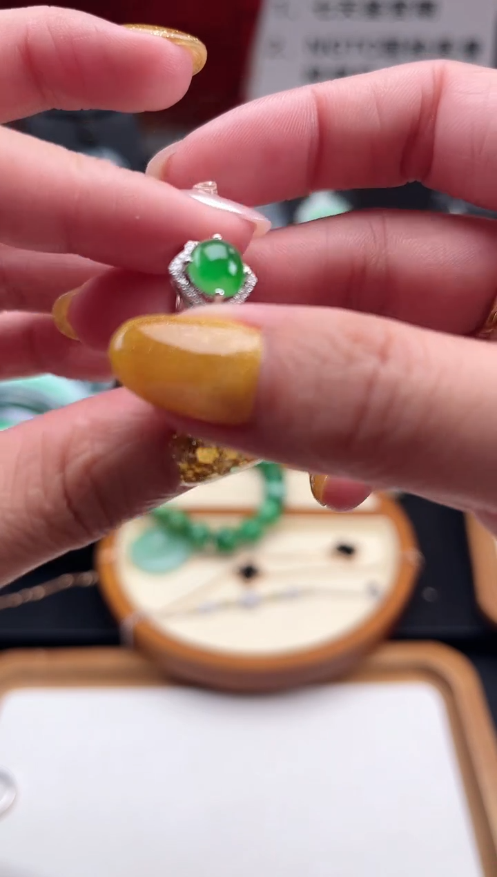 【闪购商品】翡翠戒指18K金镶嵌戒指