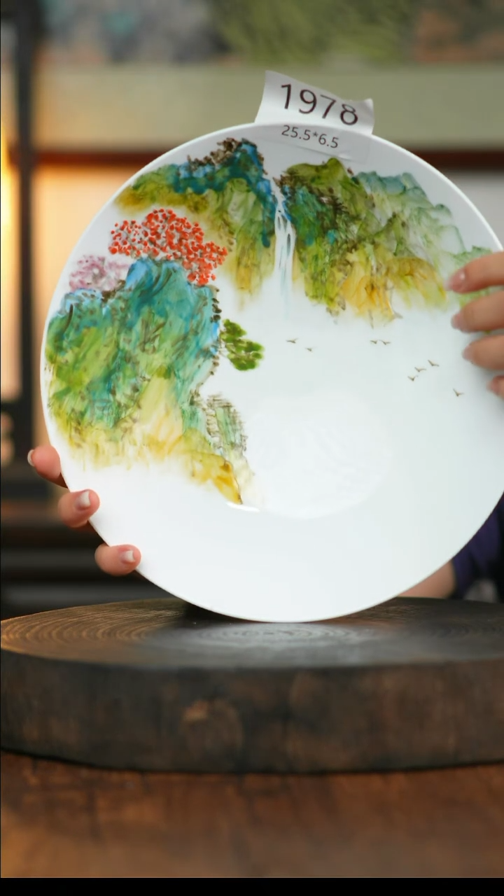 盘景德镇釉下五彩手绘餐具1978