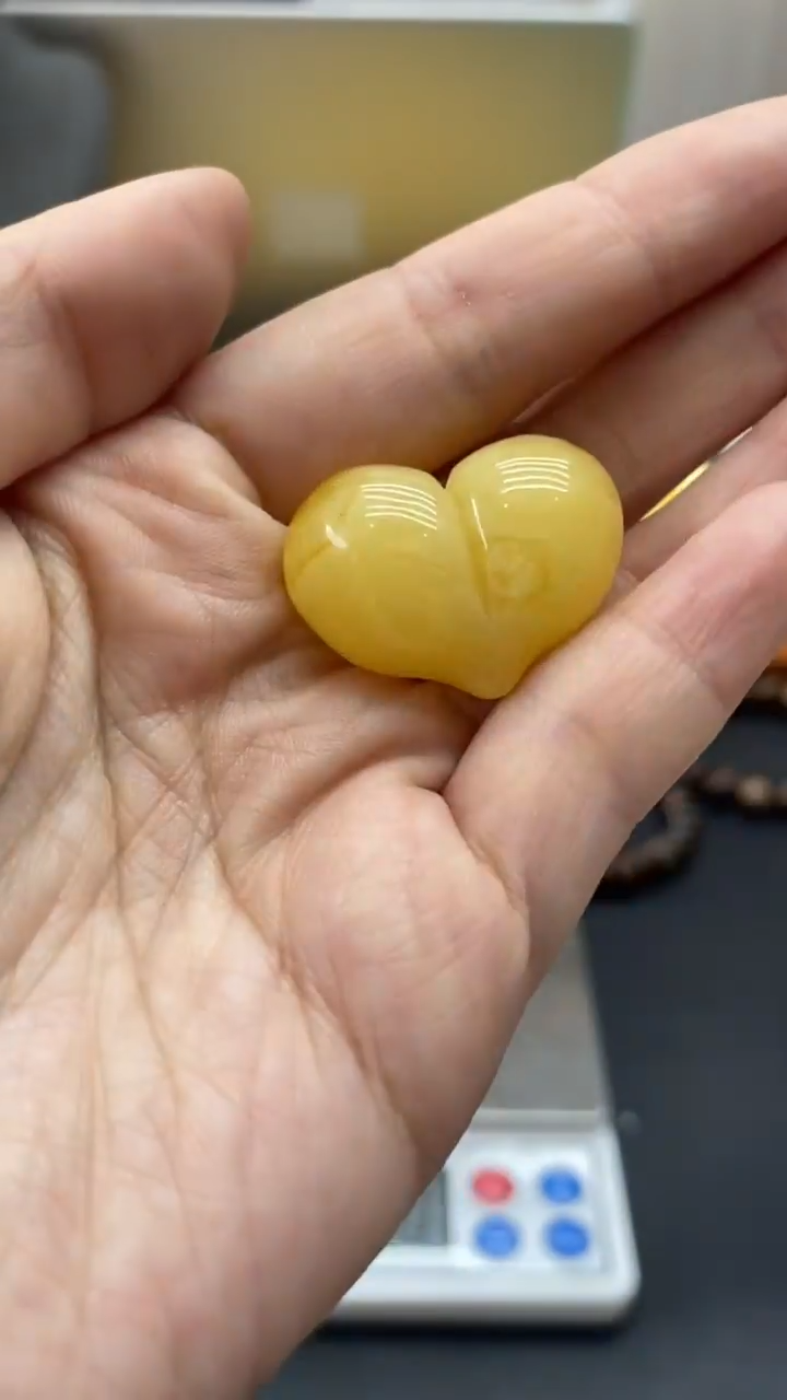 琥珀未镶嵌珠宝奇石2450