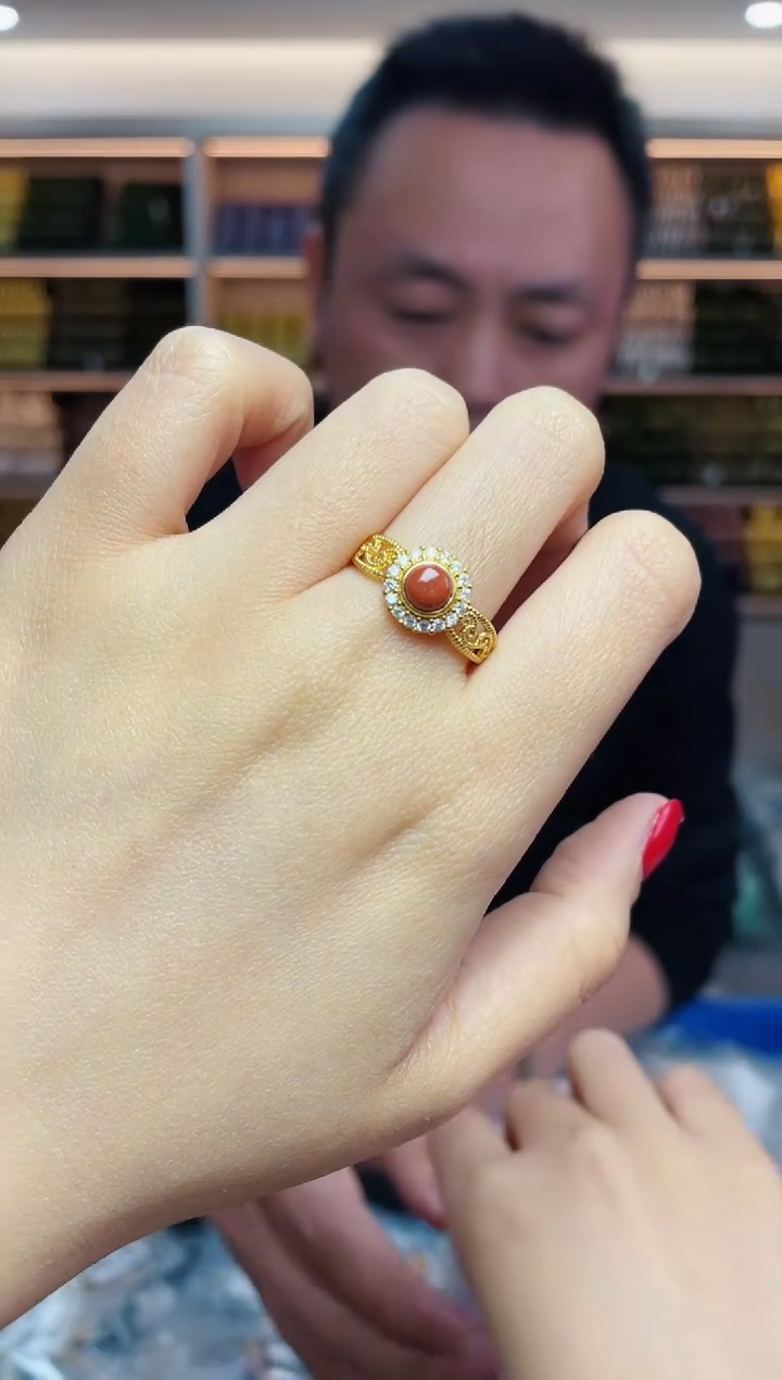 【闪购商品】南红玛瑙`未镶嵌多样性发一件