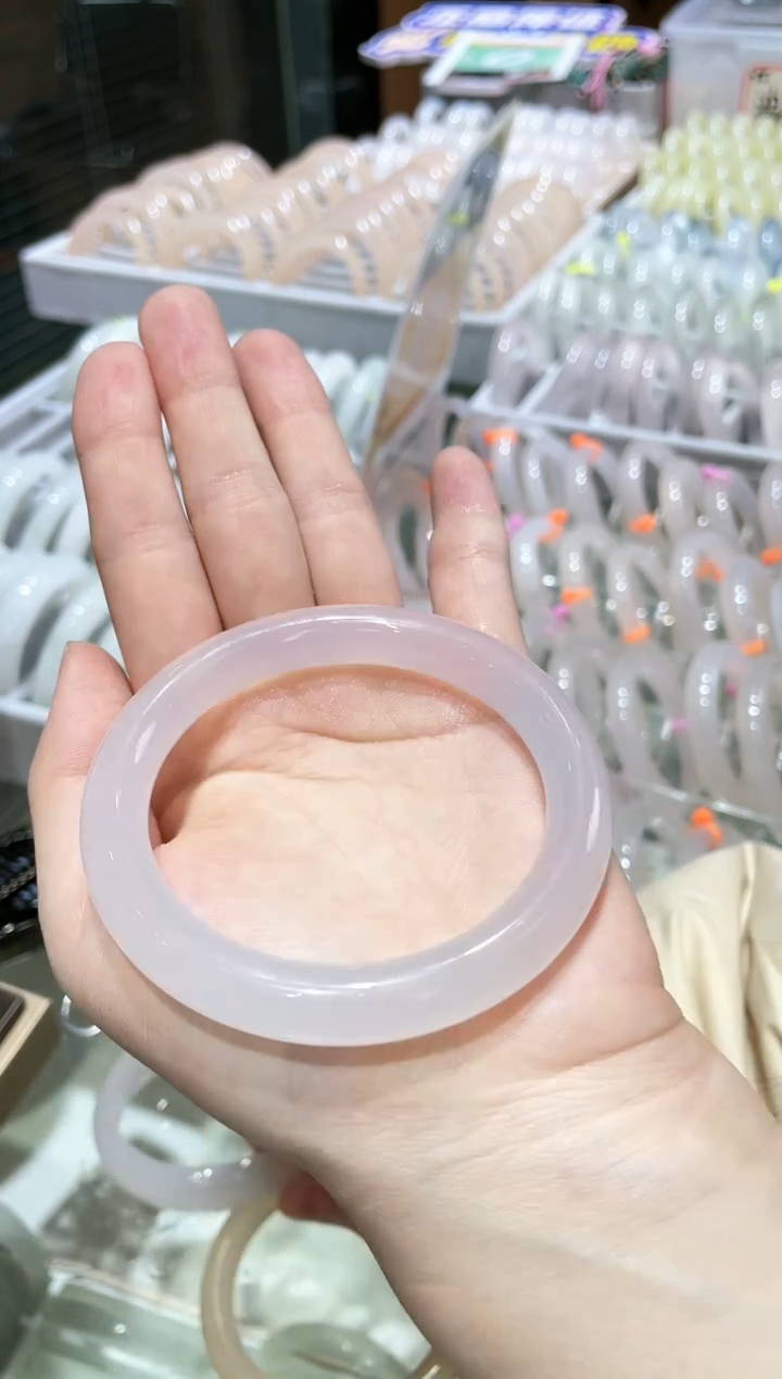 【闪购商品】玛瑙/玉髓手镯未镶嵌荔枝圆