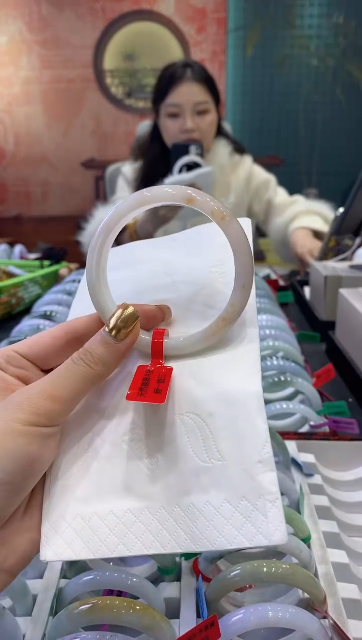 【闪购商品】翡翠手镯未镶嵌多人17451