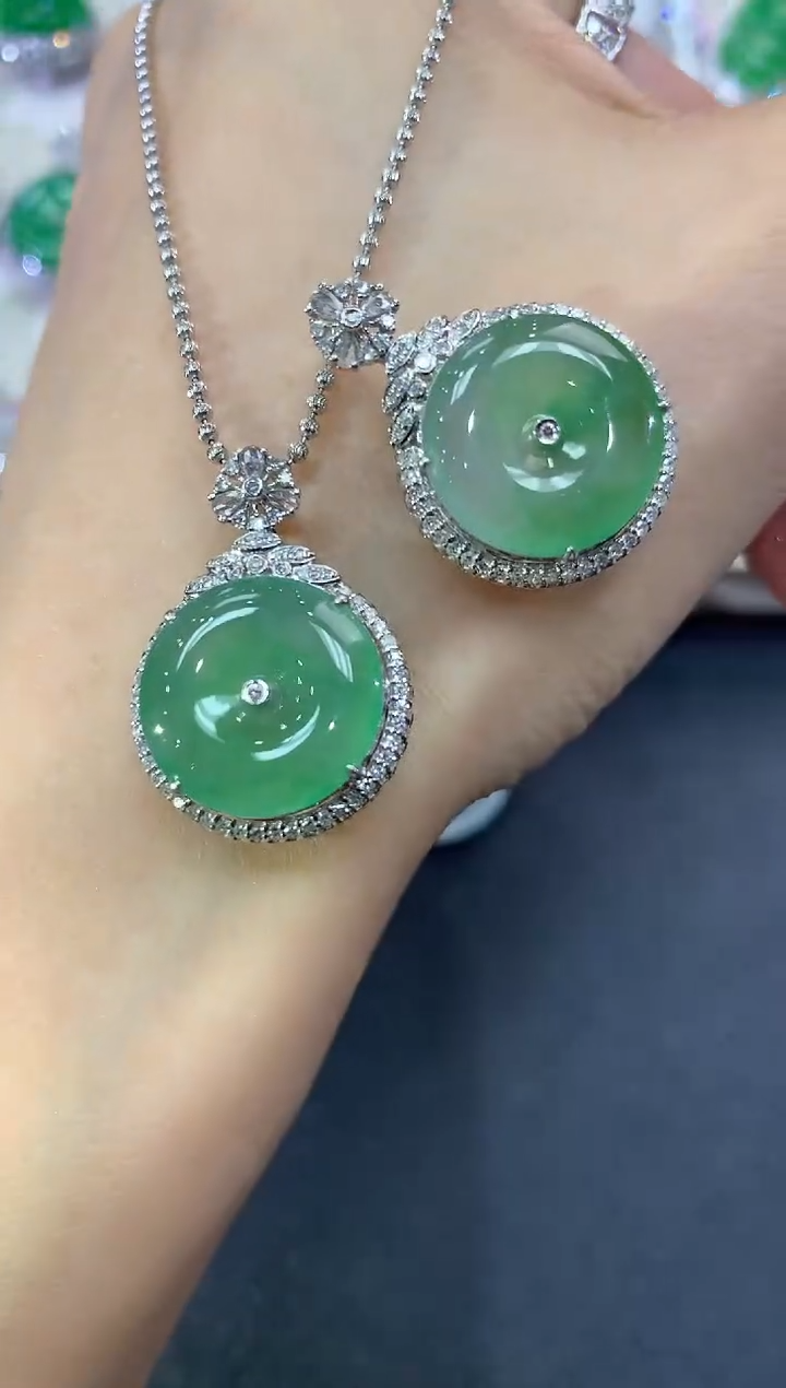 【闪购商品】翡翠吊坠(不含链)18K金镶嵌q60多样性一件发货