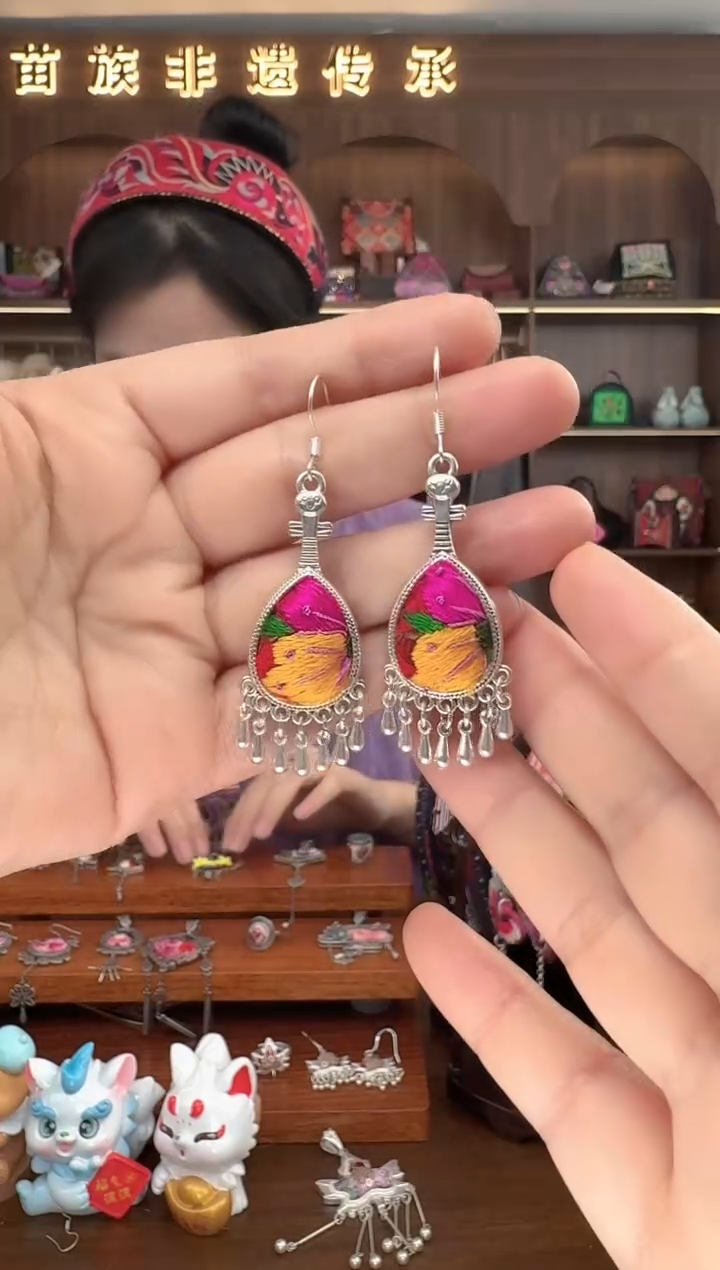 【闪购商品】织绣扶光苗绣传承60