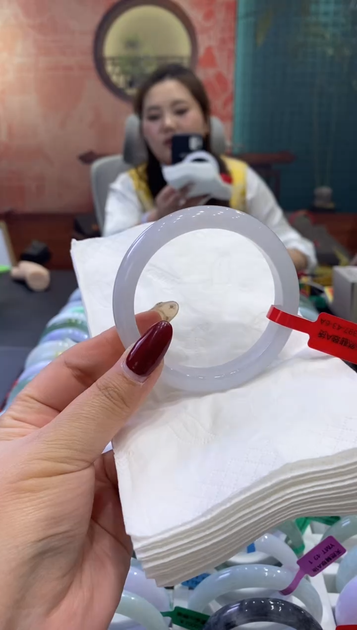 【闪购商品】翡翠手镯未镶嵌多人0017860