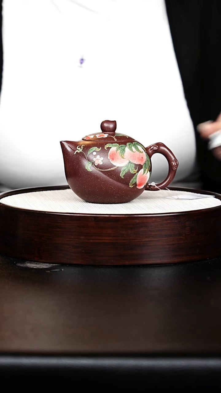 茶壶紫砂寿桃壶