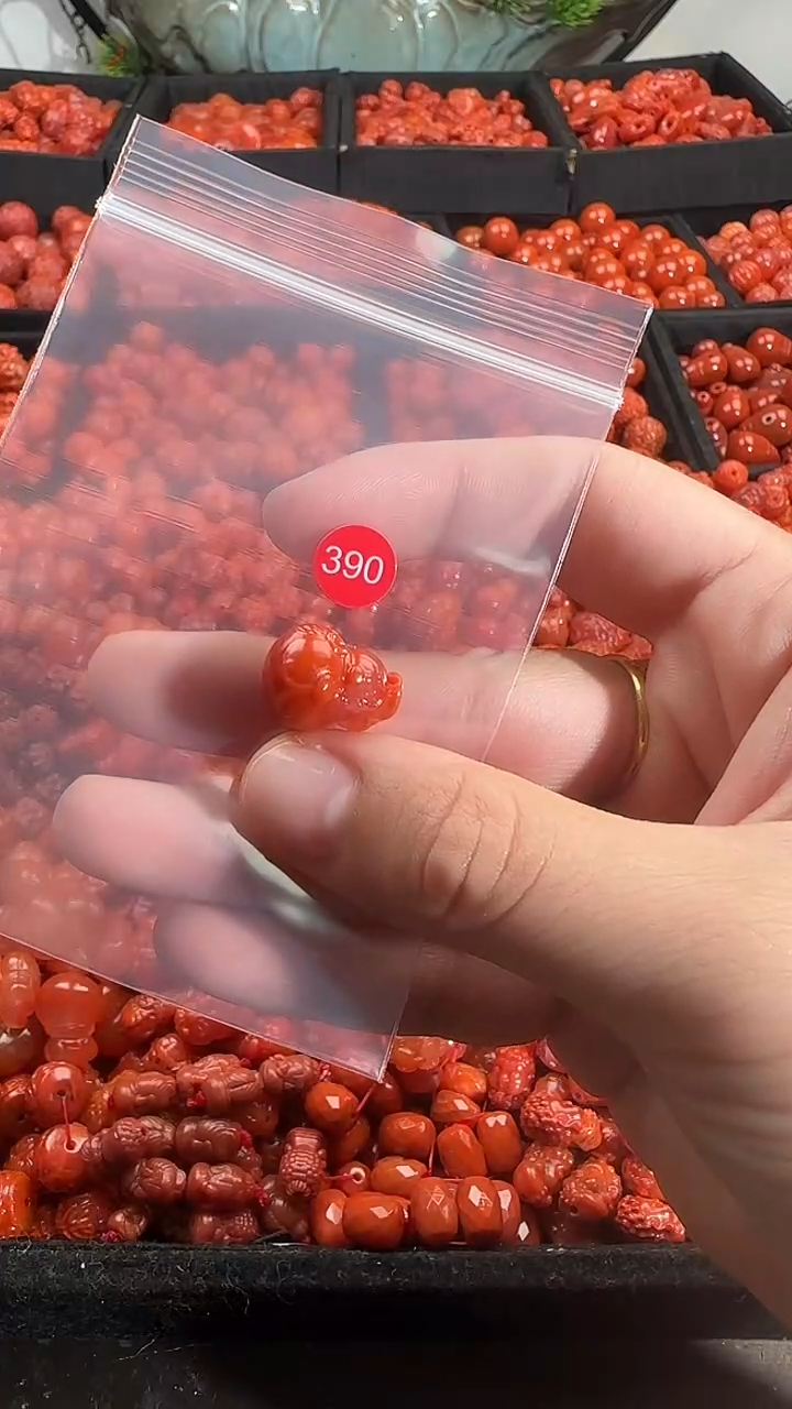 颈饰未镶嵌南红玛瑙1