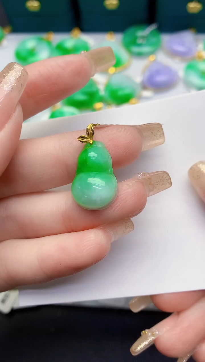 颈饰未镶嵌翡翠缅甸天然翡翠A货