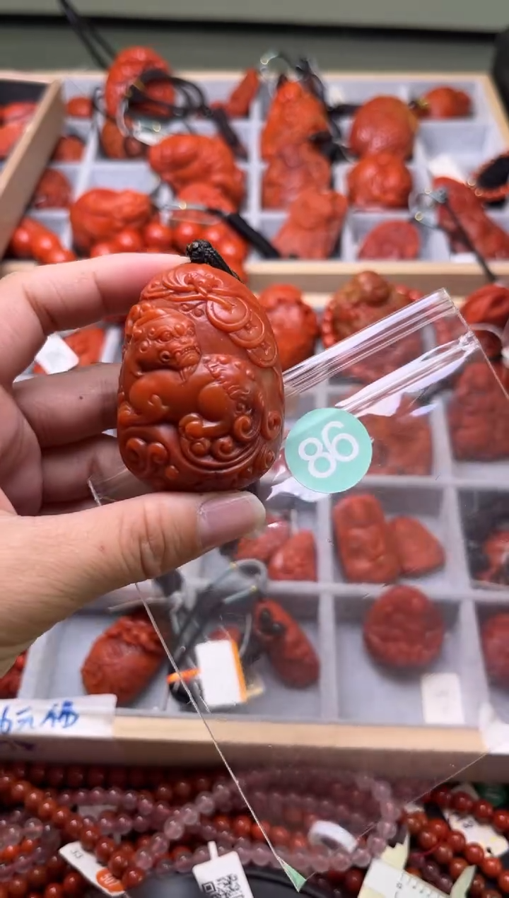 南红玛瑙未镶嵌珠宝奇石86