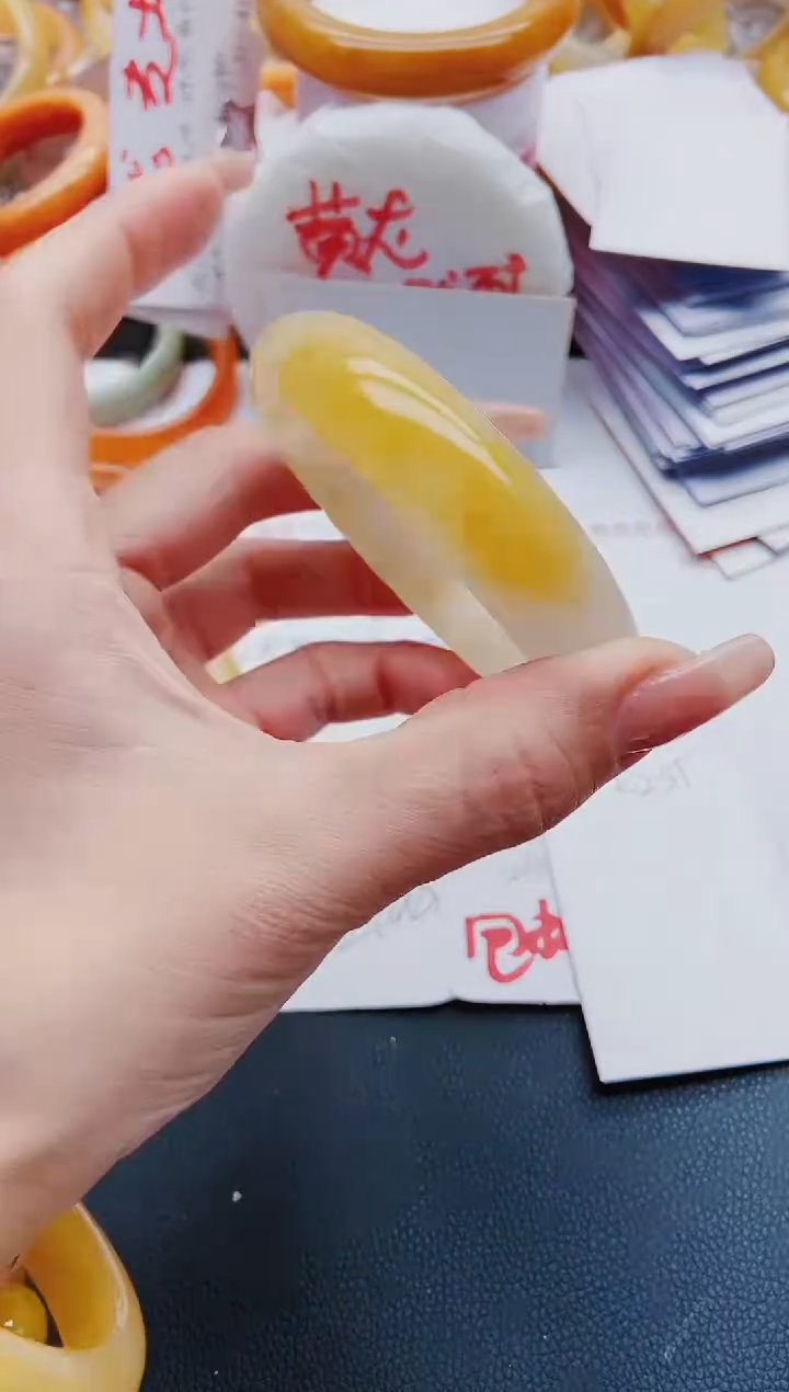 【闪购商品】石英质玉手镯未镶嵌K235-59-58