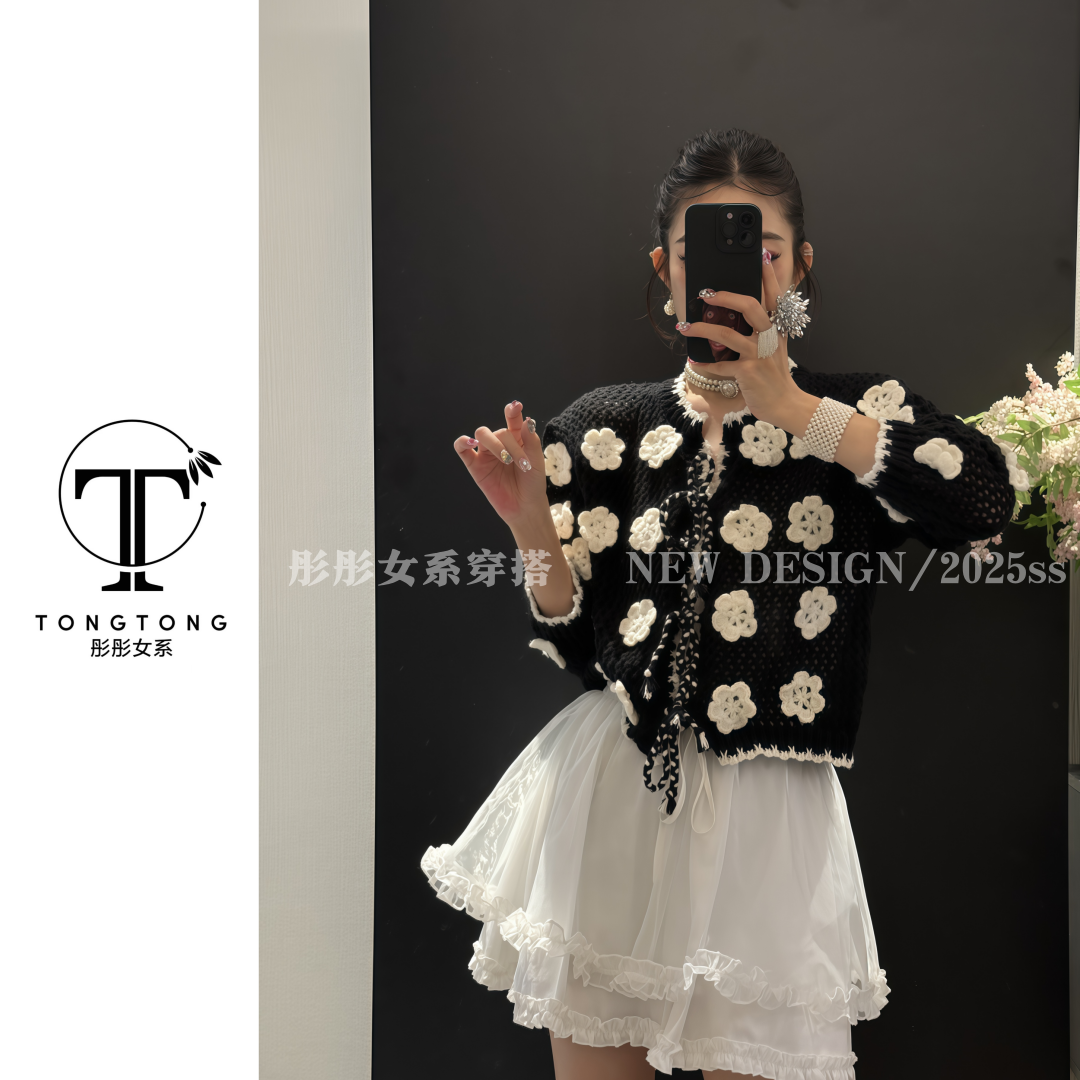 TongTong女系 针织秋季短款常规袖毛针织衫花朵镂空毛衣
