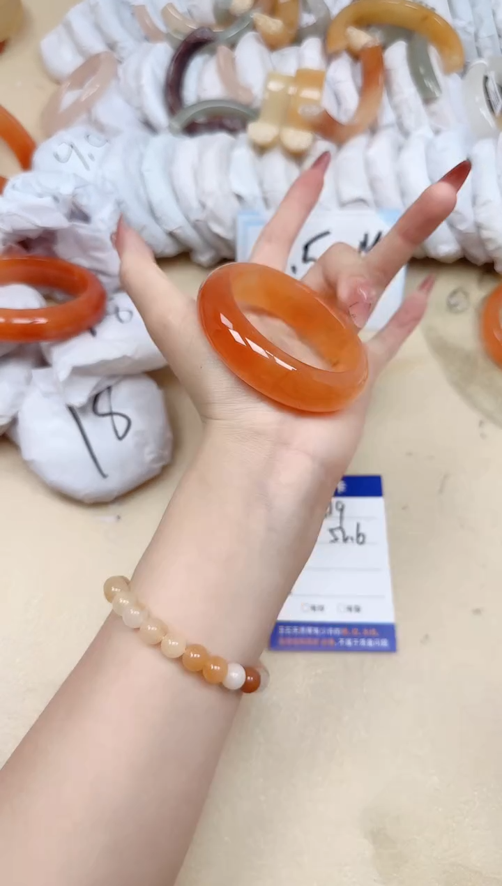 石英质玉手镯未镶嵌219/52.6